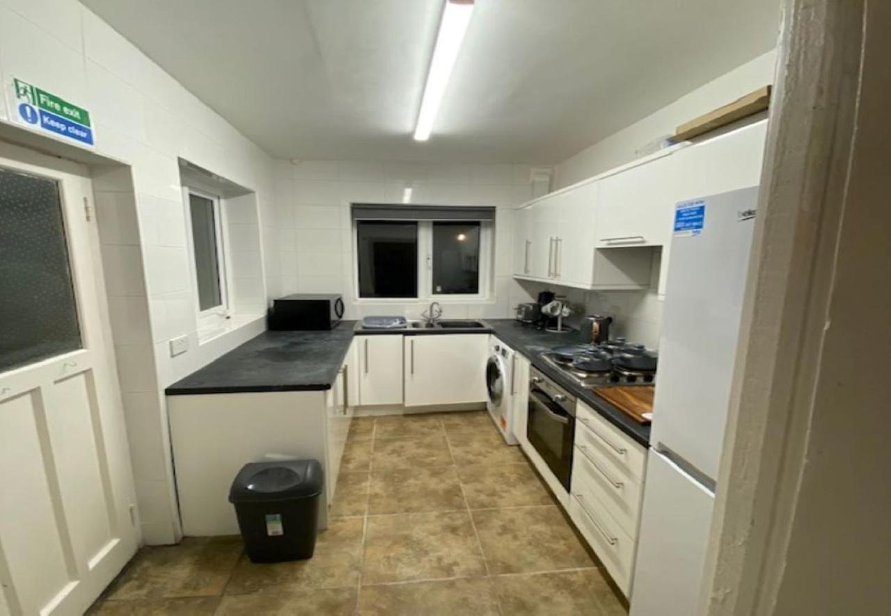 Ideal Abode Abbots 4 En-Suite Chester Exterior photo