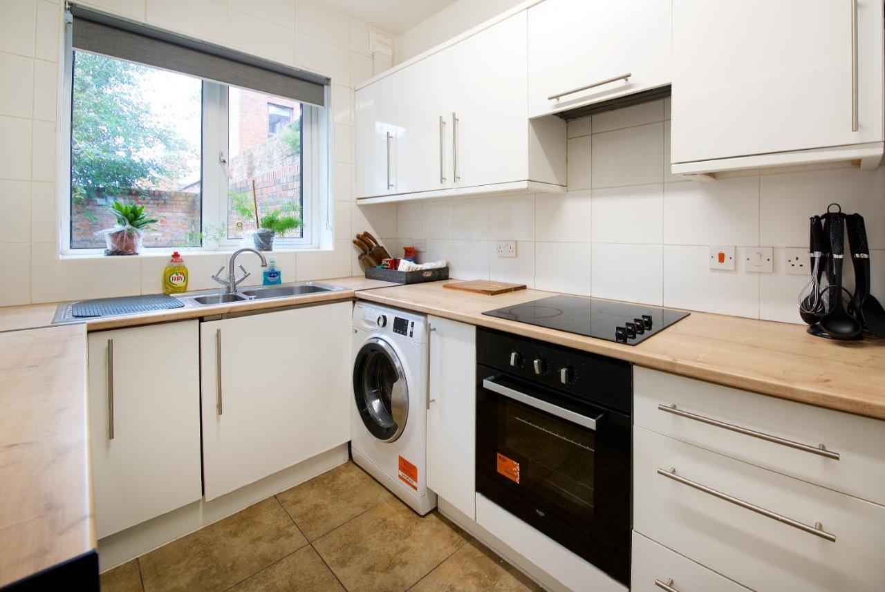 Ideal Abode Abbots 4 En-Suite Chester Exterior photo